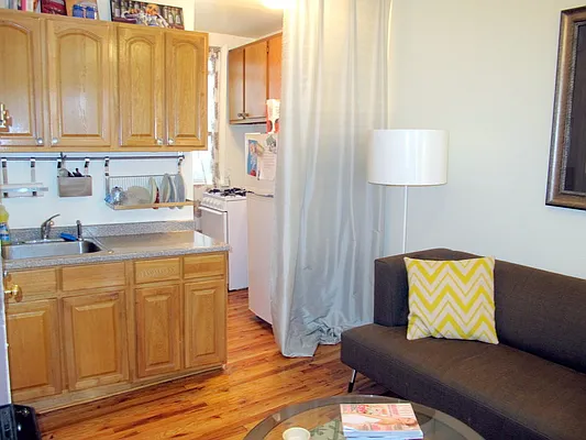 Rented by Salizzoni Realty | media 13