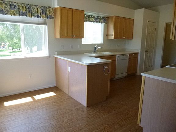 4th image of 1600 Horseshoe Pl