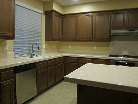 4th image of 28460 Keaton Dr