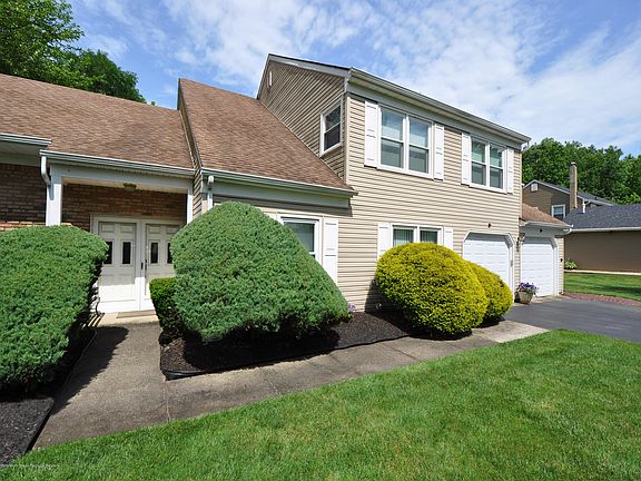 3rd image of 20 Woodland Cir