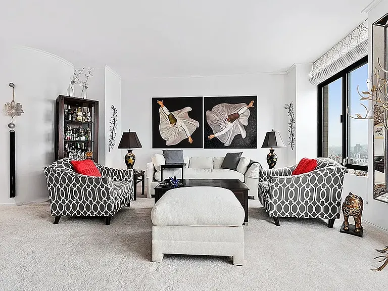 400 E 70th St #3302 — Photo 2