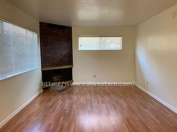 3rd image of 1361 Lexington Dr #3