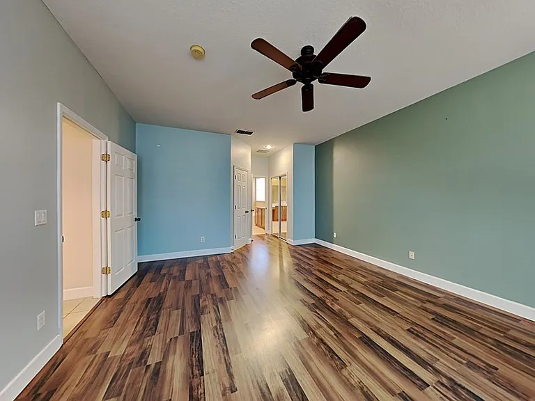 589 Errol Pkwy — Photo 8