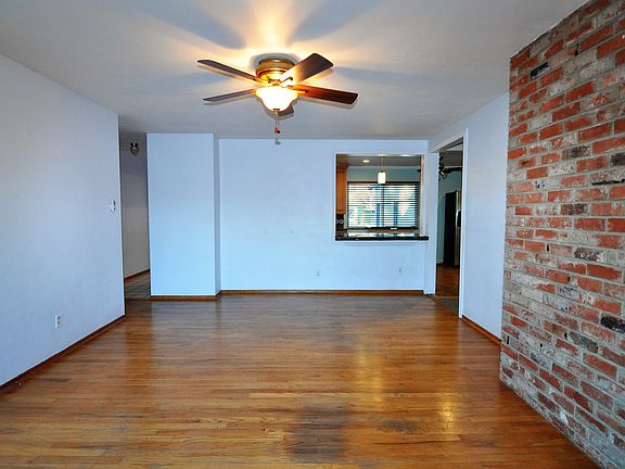 5th image of 2360 El Camino Dr