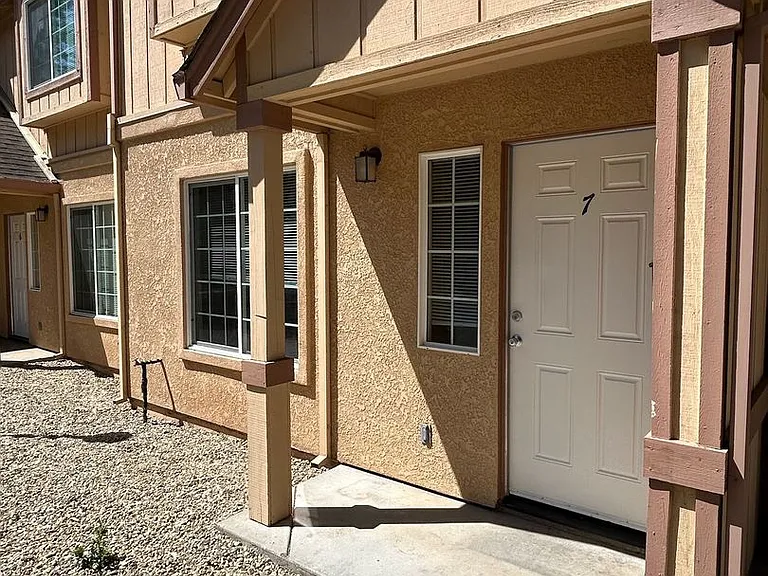 725 W 4th Ave — Photo 13
