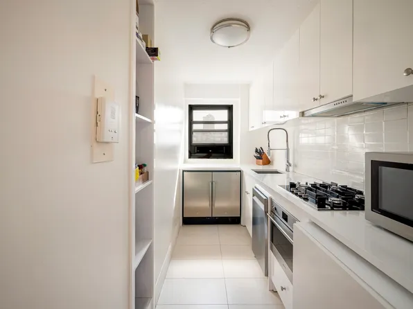 520 East 81st Street image 9 of 9