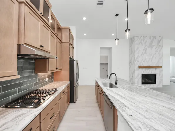 9514 Chateau Hill Iowa, Colony, TX 77578