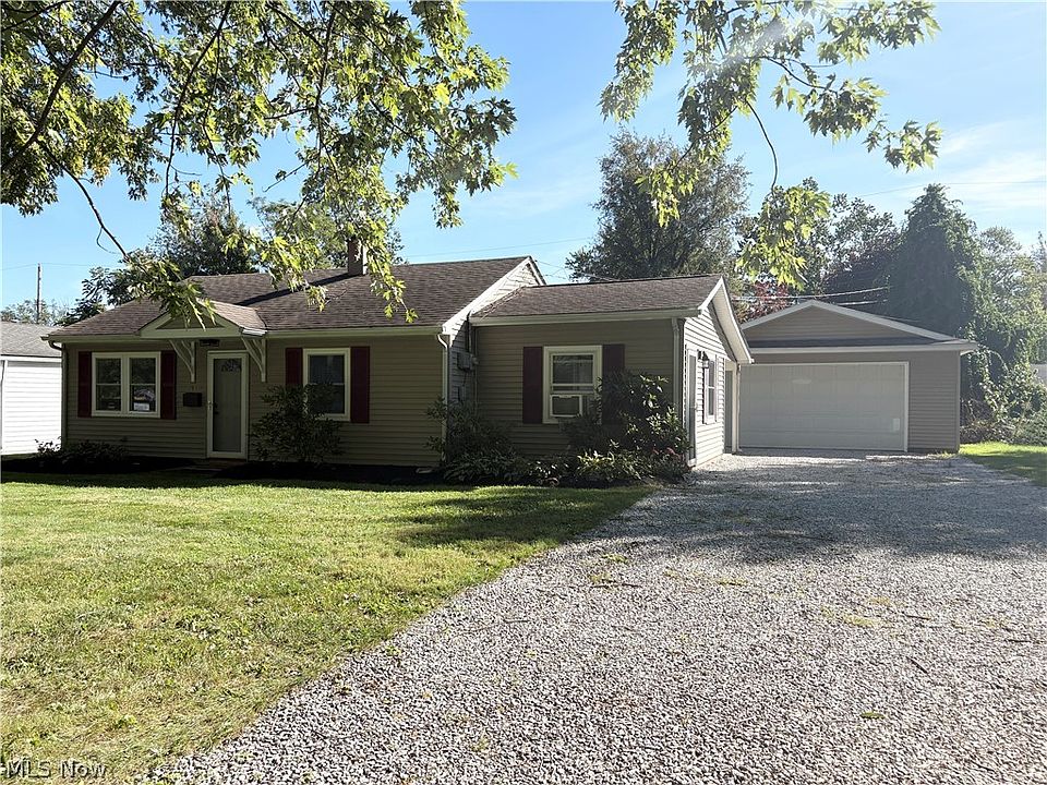 1st image of 1869 Clyde Rd