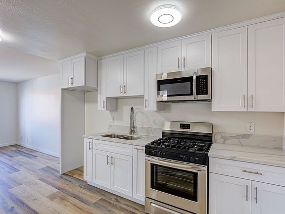 3rd image of 720 S Hoover St APT 103
