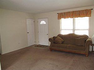 3rd image of 209 Weller Ave