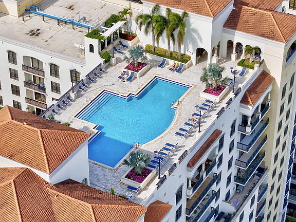 3rd image of 801 S Olive Avenue #1022
