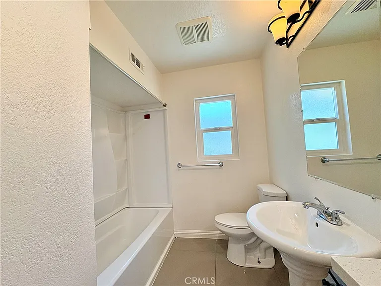 1641 N Towne Ave — Photo 16