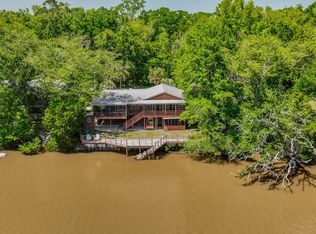 891 Choctawhatchee River Rd, Bruce, FL 32455