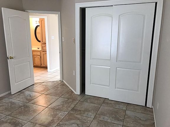 3rd image of 2021 La Cantera St