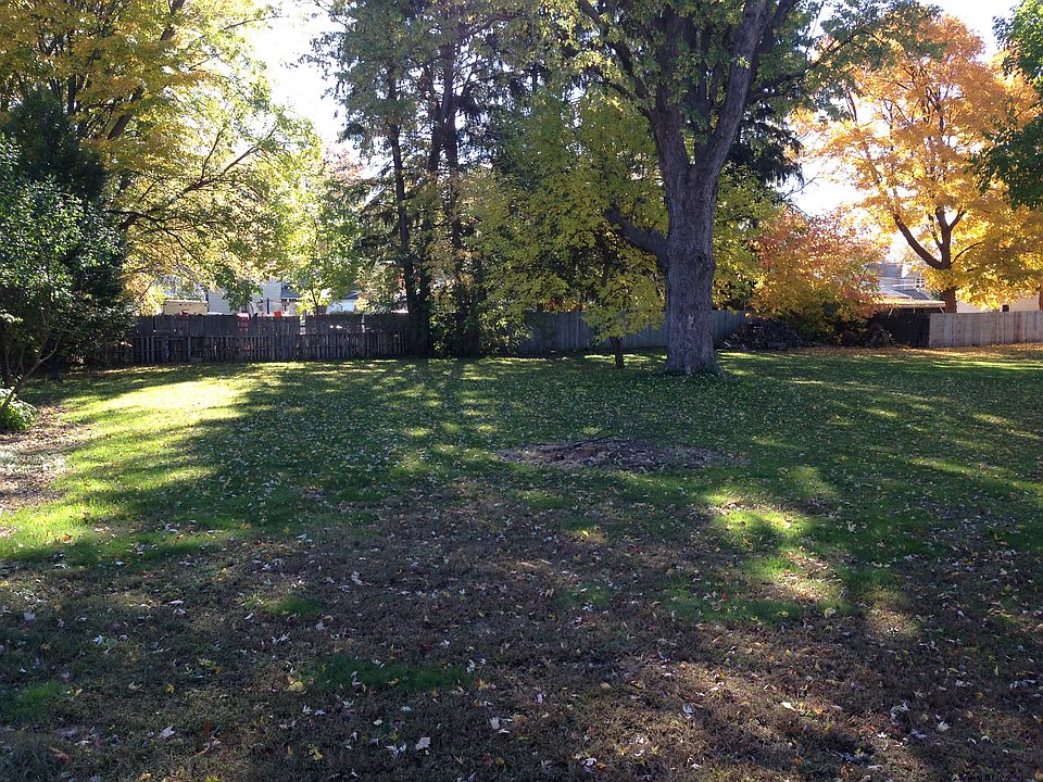 2nd image of 176 Bennett Ct