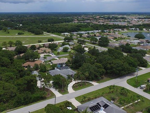2nd image of 820 Bayshore Dr