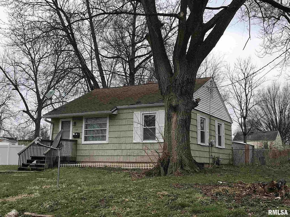 2nd image of 725 W Brons Ave