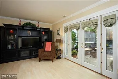 832 Azalea Dr — Photo 8