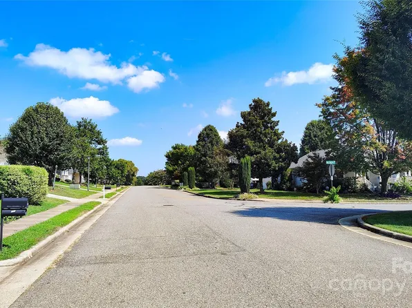 160 Tarrington Dr, Statesville, NC 28625