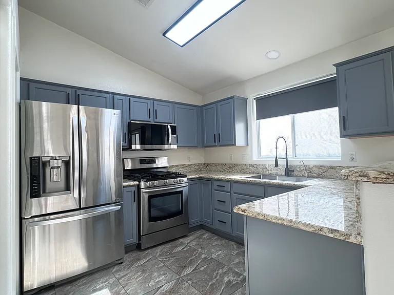8378 Cool Creek Ave — Photo 4