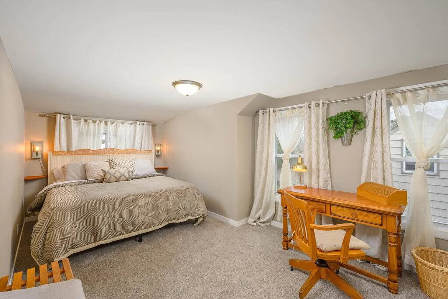 4 bed, 2.0 bath, 1840 sqft, $13,500 — Photo 4