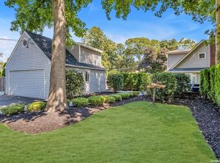 29 Aspen Rd, Kings Park, NY 11754