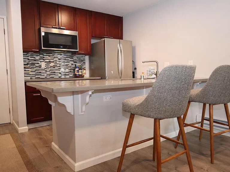 424 Orange St #204 — Photo 2