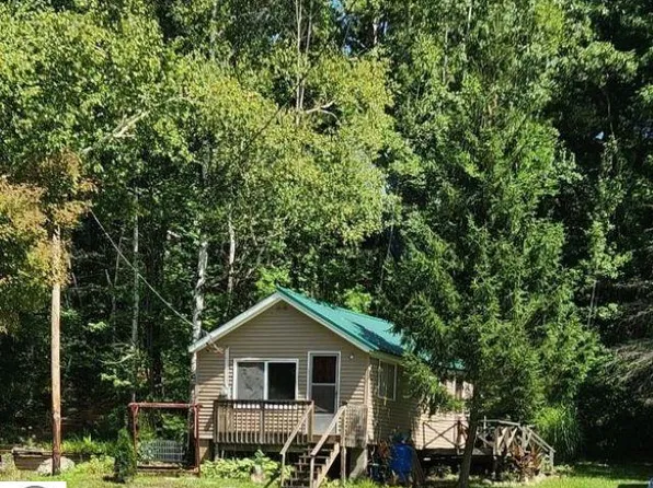 5319 S Lakeview St, West Branch, MI 48661