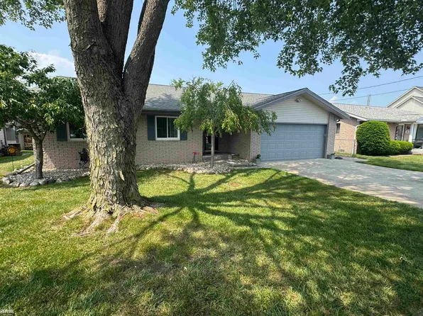 7240 Cardinal St, Algonac, MI 48001