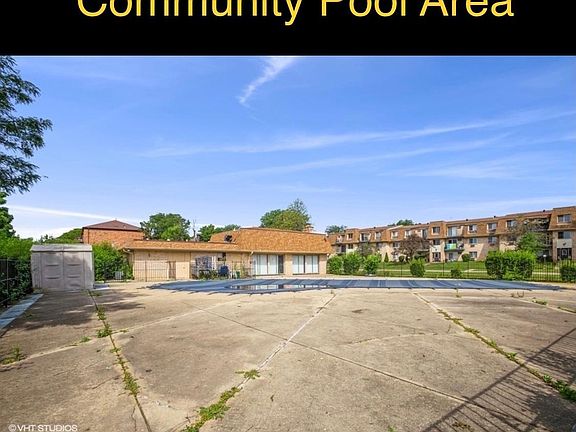 2nd image of 277 Shorewood Dr APT Gd