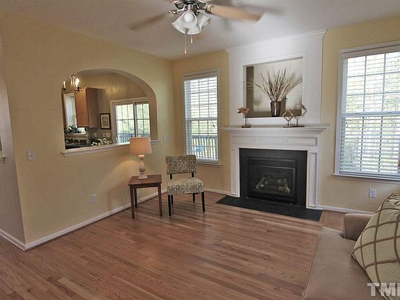 5th image of 2209 Summit Dr