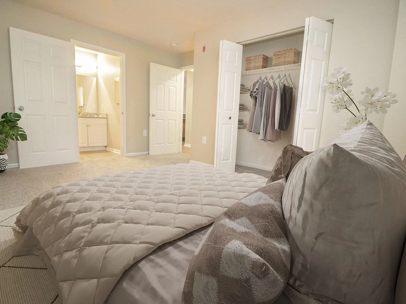 The Pointe at Canton — Photo 4