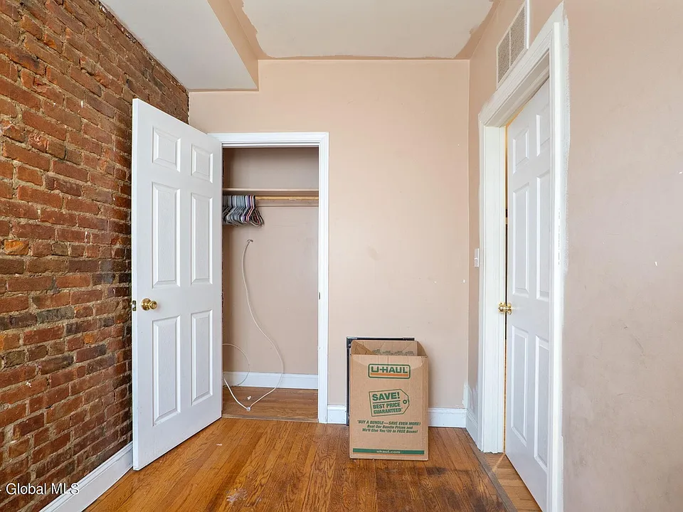 73 Clinton St #2