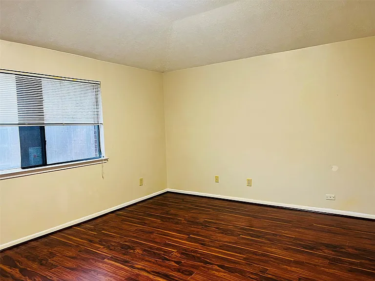 8239 Squires Place Dr — Photo 12