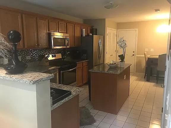 5th image of 42 Egg Harbour Ct