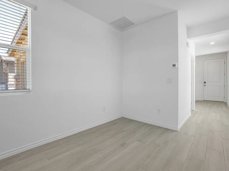 9770 Redwood Cascade St — Photo 23