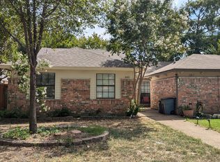 665 Stonehenge Dr, Grand Prairie, TX 75052
