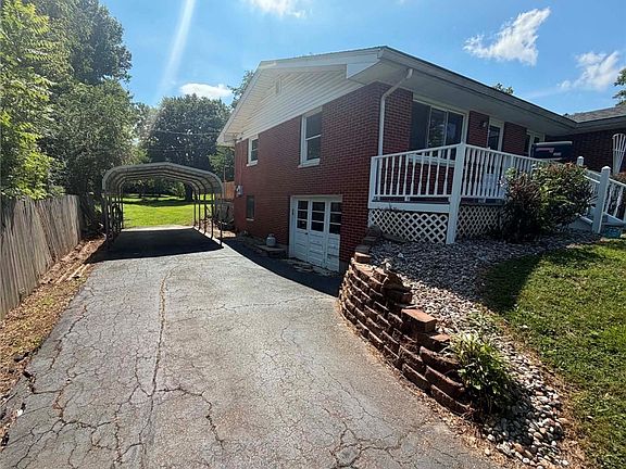 3rd image of 3009 Sycamore Drive