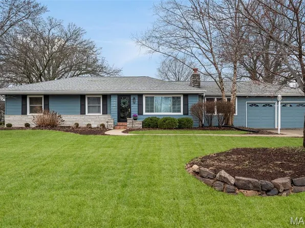 12467 Ballas Meadows Dr, Saint Louis, MO 63131
