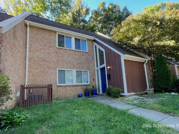 1476 Greenmont Ct, Reston, VA 20190