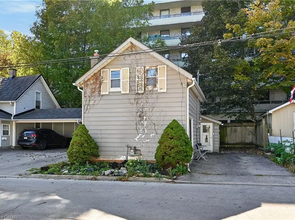 10 Maple Ave, Hamilton, ON L8G 2N9