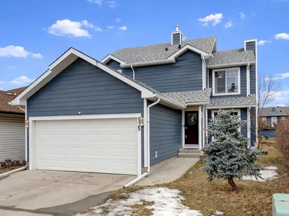 135 E Coverdale Ct NE, Calgary, AB T3K 4J7