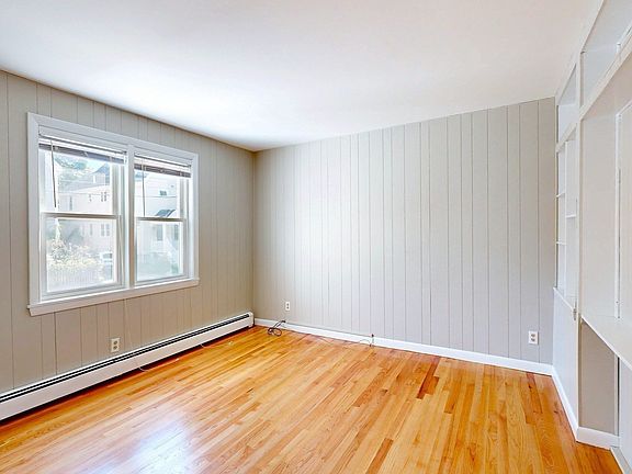 4th image of 13 Cottage Park Ave