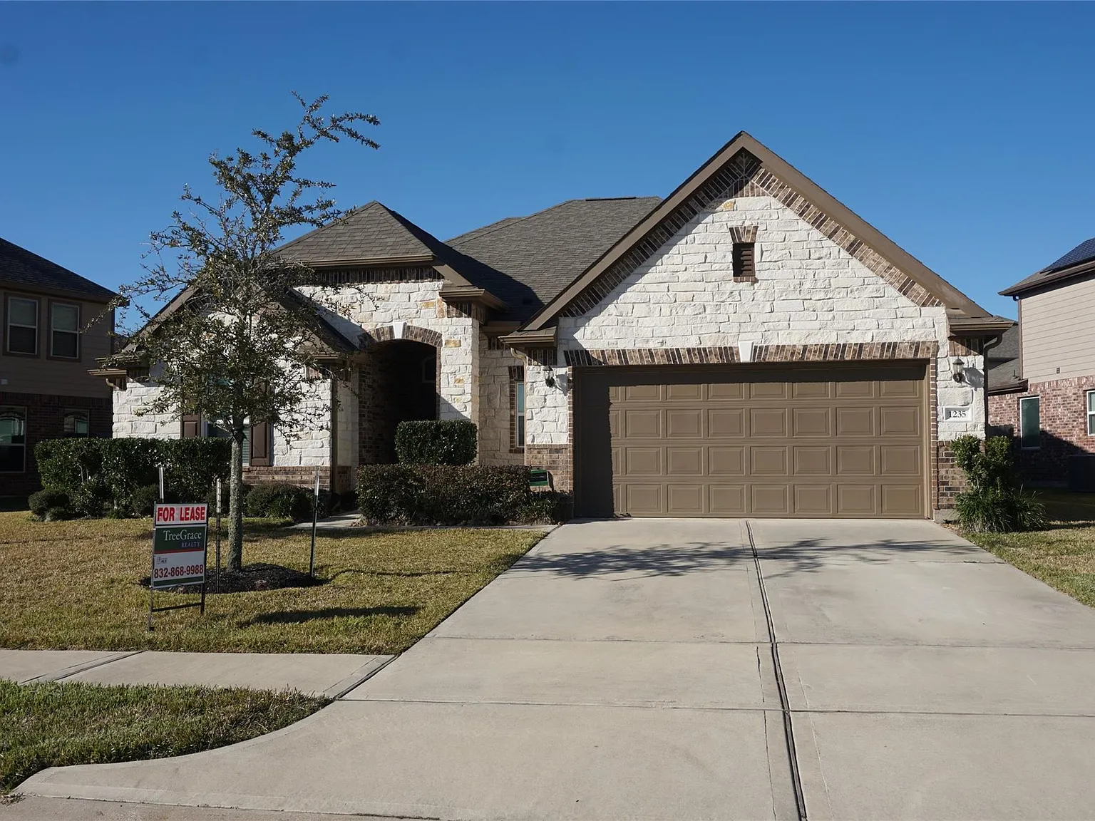 4 bed, 3.0 bath, 2657 sqft, $2,600 — Photo 2