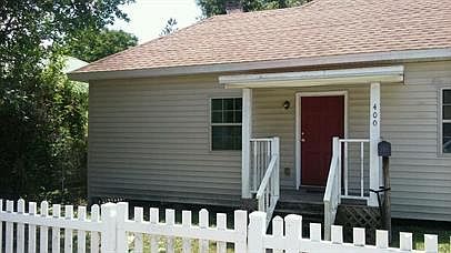 3rd image of 400 Avenue D SE