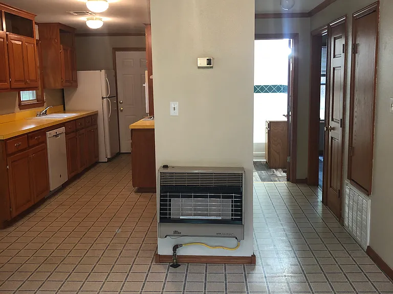 370 Berrywood Ln — Photo 3