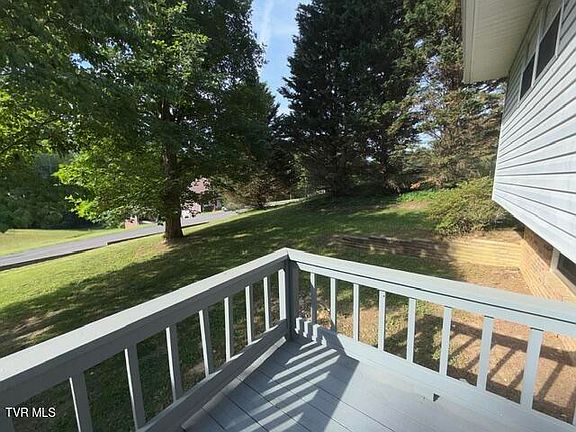 2nd image of 125 Reynolds Hills Dr