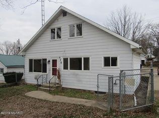 416 W Chicago St, Buchanan, MI 49107