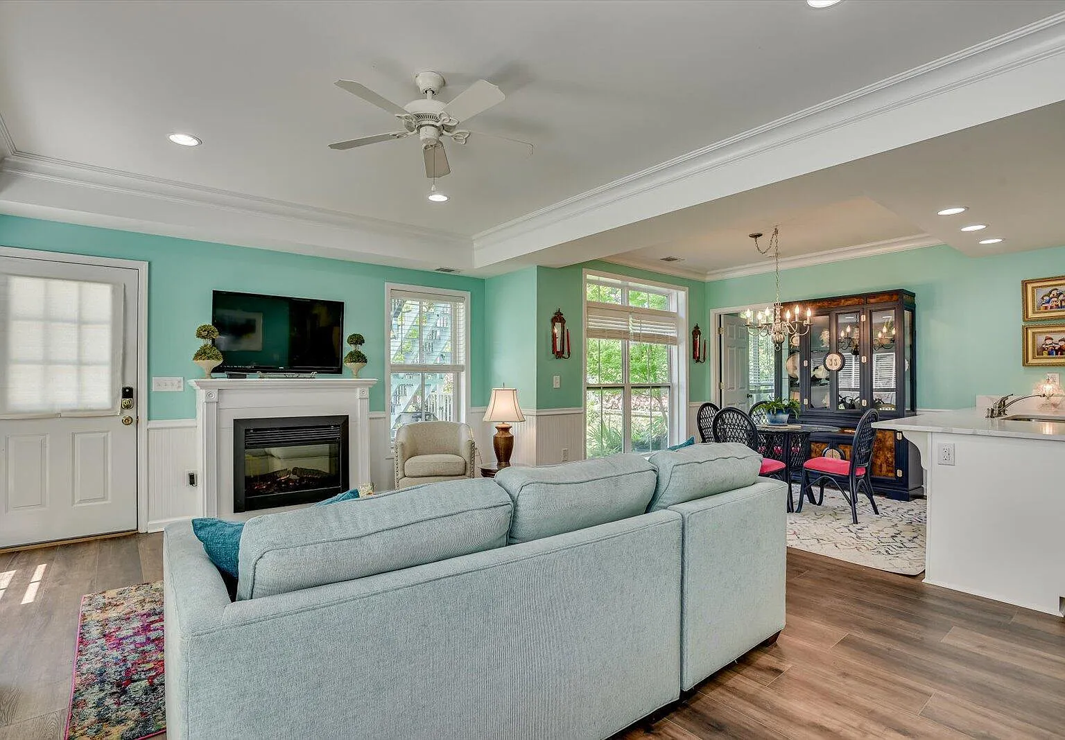 1 bed, 1.0 bath, 1000 sqft, $1,500 — Photo 2