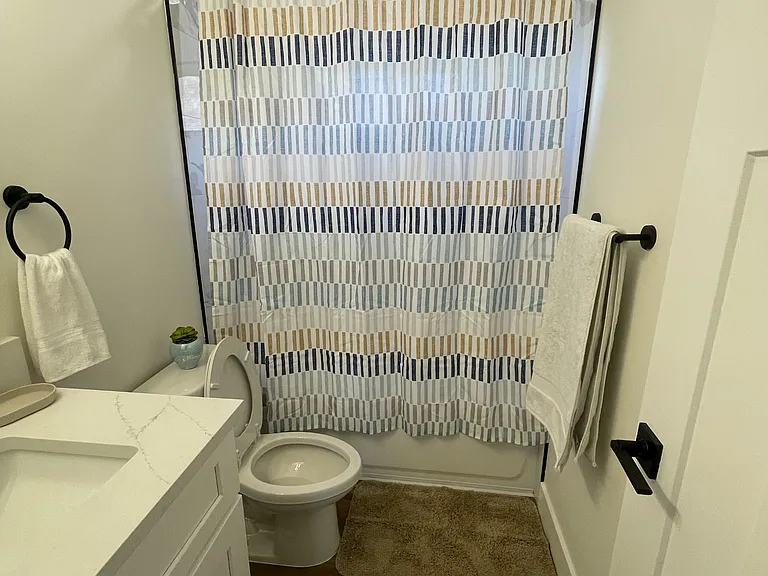 2233 Jefferson Ave #3 — Photo 25
